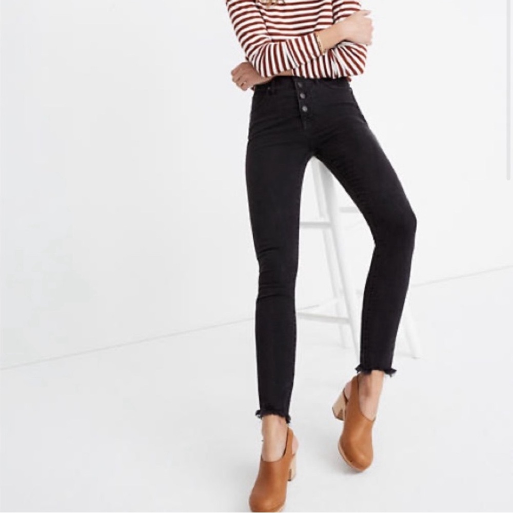 Madewell High-Rise Frayed Raw Hem Skinny
Denim Jeans